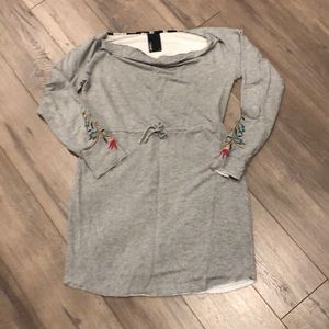 EUC Anthropologie T-Shirt brand sweatshirt tunic